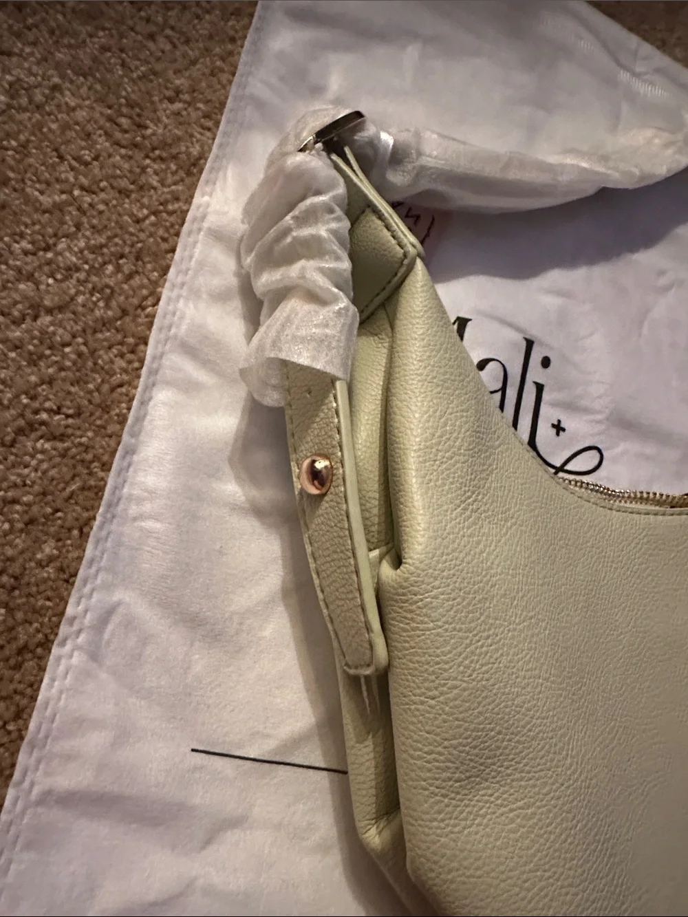 Ello purse